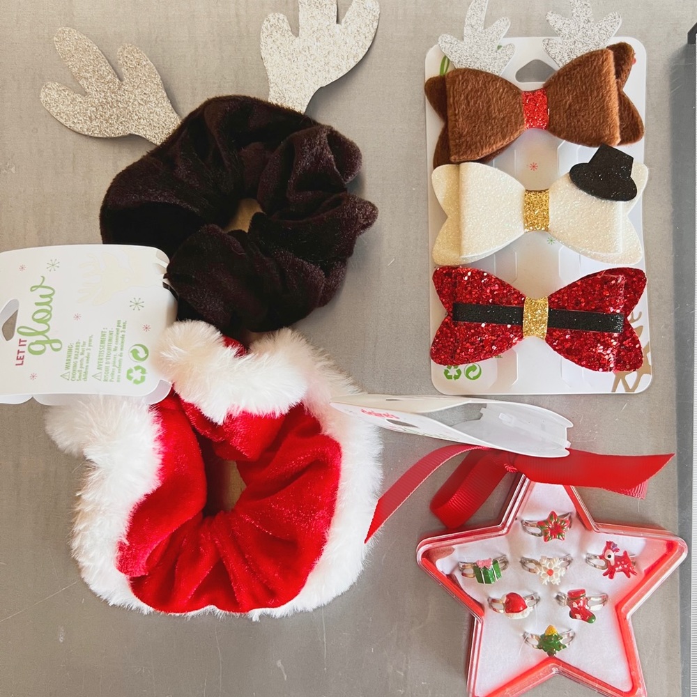 Claire’s Girls Christmas Hair Accessories & Rings Gift Set Bundle